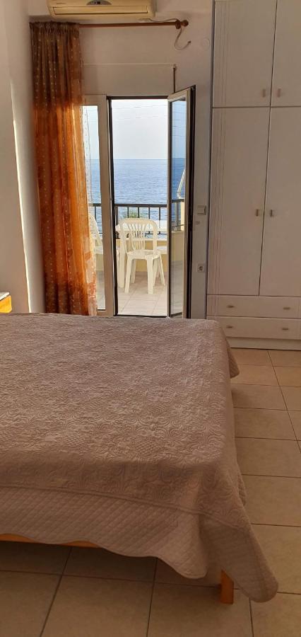 Eirini Apts On The Beach Psari Forada Exterior foto